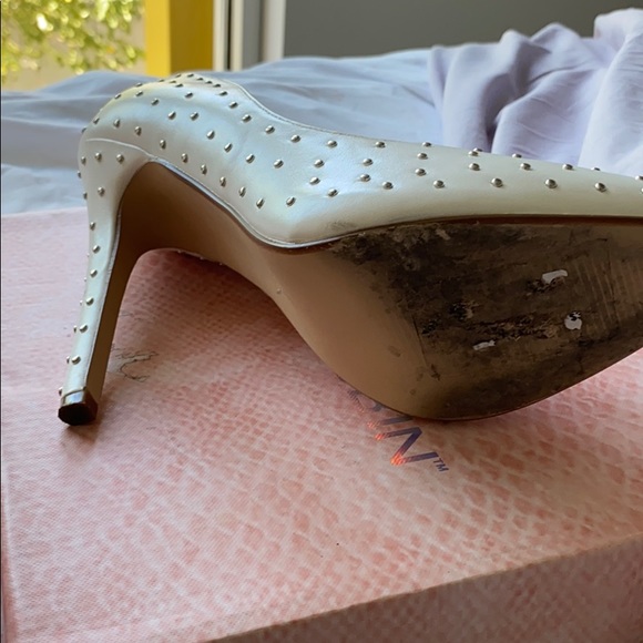 White heels - Picture 4 of 4